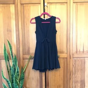 Lovers + Friends V-Neck Tie Dress